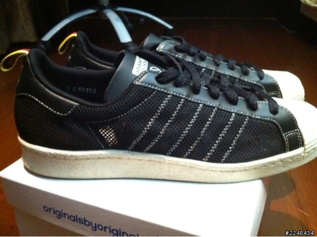 adidas黑呼吸