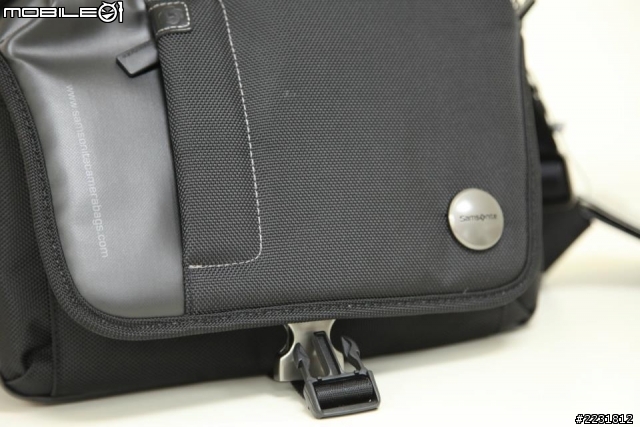 [開箱]  快取快拍 下雨免驚的好包! Samsonite相機斜揹袋