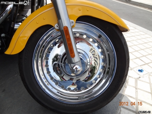 20120415越南胡志明市第一郡 NEW WORLD後方 八月革命路上 15台重型機車  1台法拉利F430