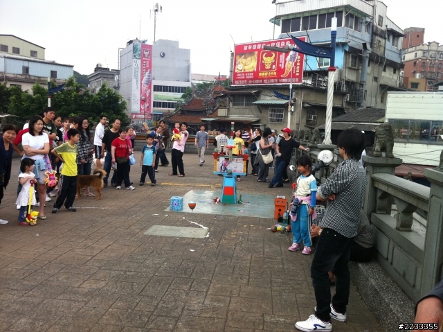新北市三峽祖師廟前的民俗技藝......打陀螺