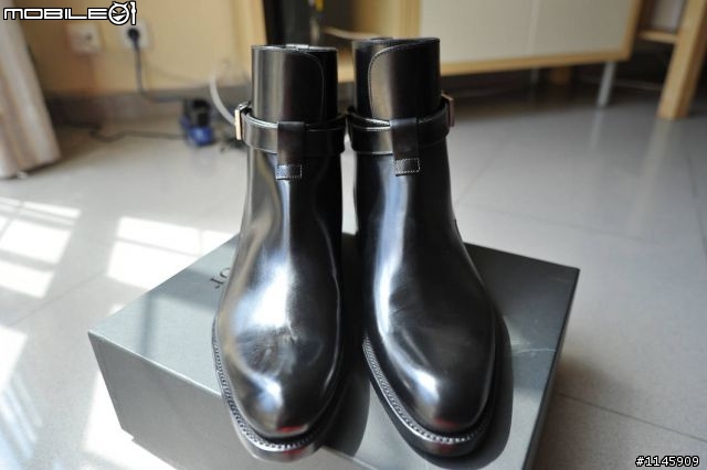 [我不是蜈蚣] 交到壞朋友之Dior Homme 皮條靴