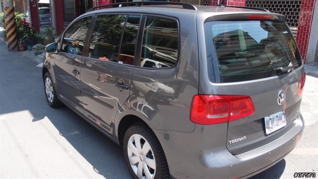 等待九個月的開箱文 VW 2012 Touran 1.6 TDI