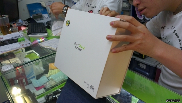 一次兩支One X◢黑白雙色◣之開箱文--(新增超近拍雜草照片_在第13樓)