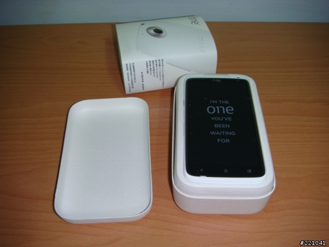 【開箱文】HTC ONE X (白)~中華續約