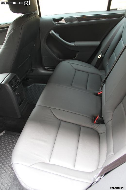 久等了!2012 New Jetta 1.4 TSI 不專業開箱文(白天版)
