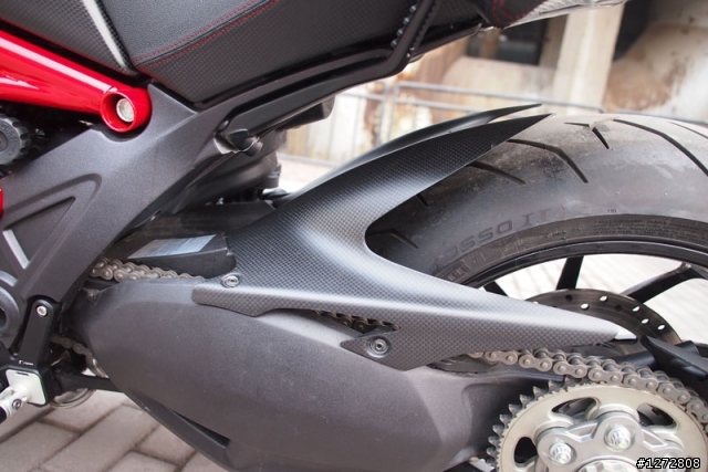 人生第一台重車Ducati Diavel Carbon