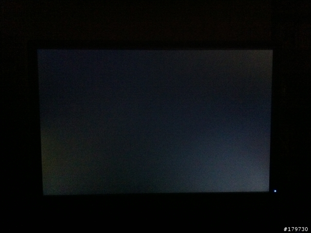 DELL  U2412M這樣算漏光嚴重嗎?