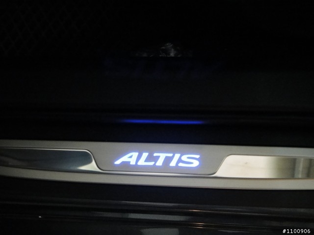 2013-10.5 代ALTIS 重新開箱文(加裝原廠車美仕配件)