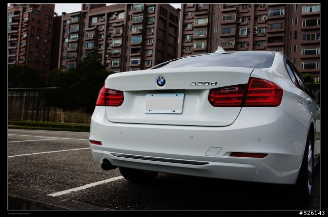 極致 BMW F30