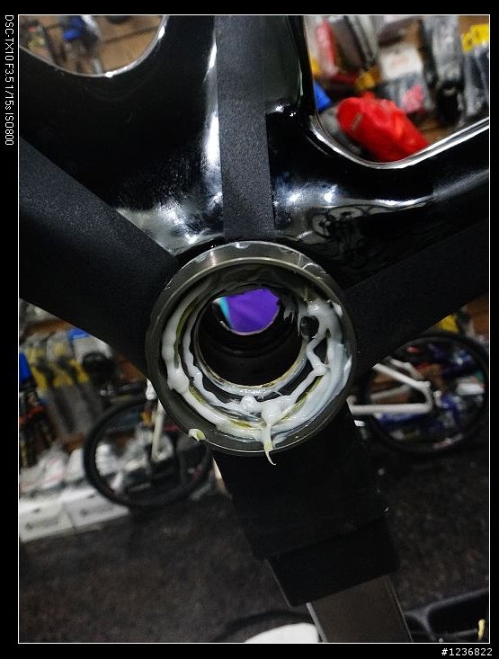[ 開箱開箱] ROXYCLE 亞洲精工 霧消光與亮碳纖一次滿足