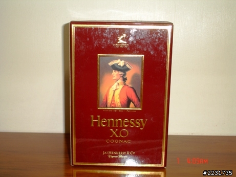 請教一下 軒尼詩XO 裡頭的酒還有包裝拆掉價錢會有差嗎?