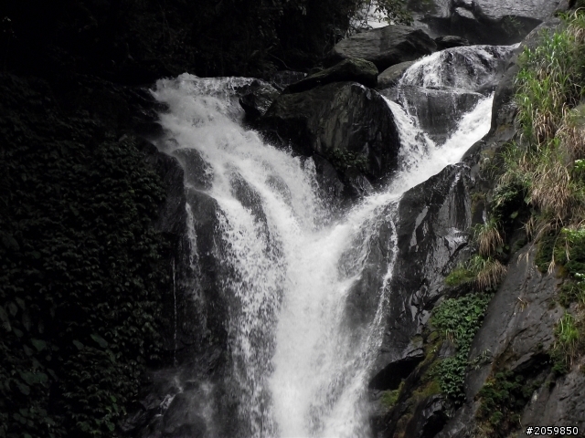 2012.4.23.馳騁山林不用遠,烏來福山好風景~