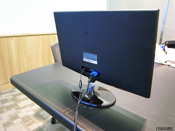【極簡風．型會議】ＳＡＭＳＵＮＧ美型商務顯示器ＳＢ３５０