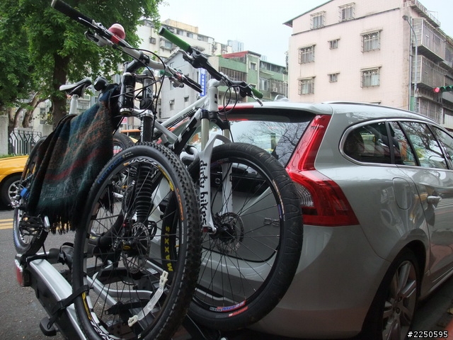 [update]超多圖不專業開箱 等待已久的VOLVO V60入手 腳踏車架上身 左撇子曝光