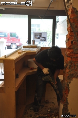 兄弟施工VS兩光設計師 (當小蝦米遇到大白鯊),自己DIY強力收尾中(工作風)
