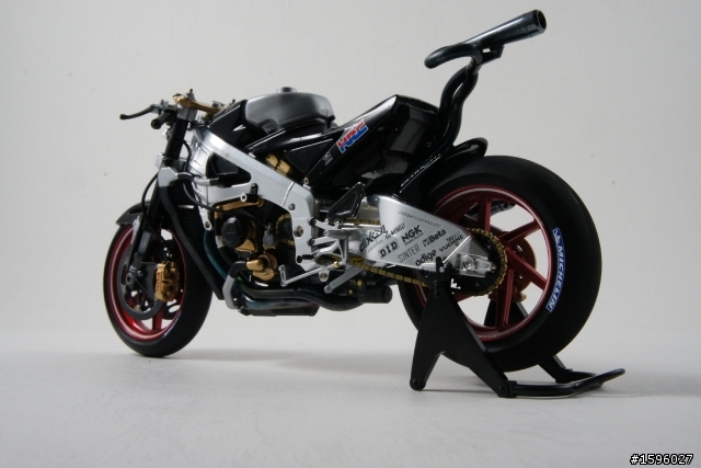 重型機車模型組裝完成啦!!KONICA MINOLTA Honda RC211V'06 1/12( 更新6回)