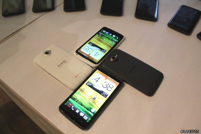 (新增福利社)× ×【體驗會分享】HTC ONE X 體驗會——掀起手機相機革命潮，實測潔白機背做筆記好方便 × ×