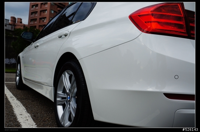 極致 BMW F30