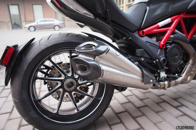 人生第一台重車Ducati Diavel Carbon
