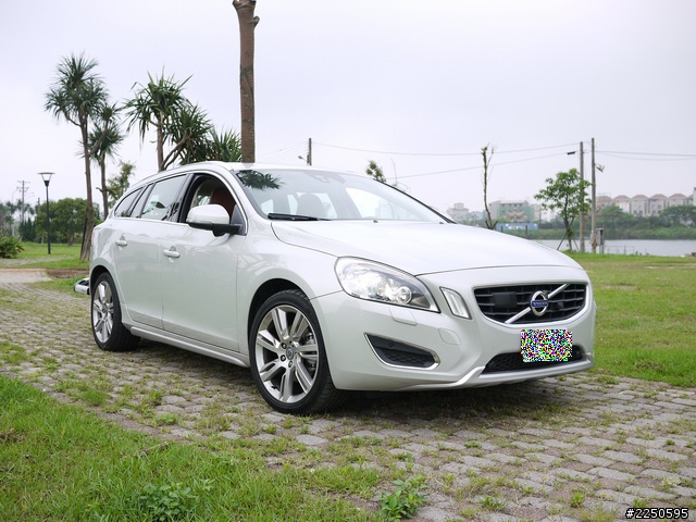 [update]超多圖不專業開箱 等待已久的VOLVO V60入手 腳踏車架上身 左撇子曝光