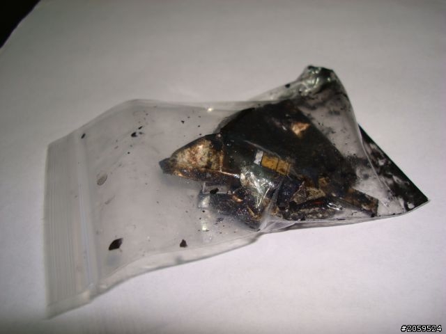 手機電池自燃，有人有類似經驗嗎？【補圖】