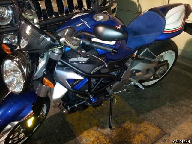 爸爸的兒童節禮物——MV AGUSTA BRUTALE 910 italia 世界限量版