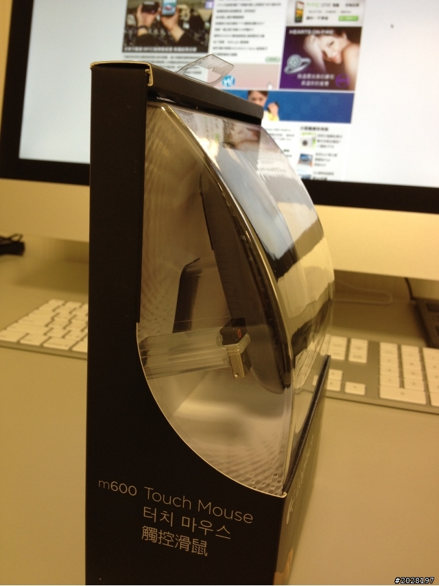 [開箱] 請撫摸我之羅技Touch Mouse M600