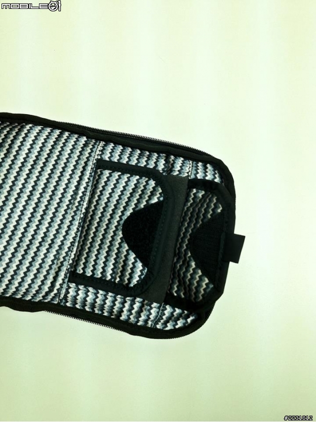 [敗文] 包包不只拿來背還拿來"玩"...Samsonite的Backpack 100相機背包