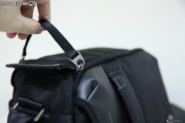 [開箱]  快取快拍 下雨免驚的好包! Samsonite相機斜揹袋