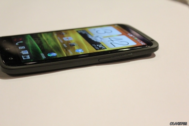 (新增福利社)× ×【體驗會分享】HTC ONE X 體驗會——掀起手機相機革命潮，實測潔白機背做筆記好方便 × ×