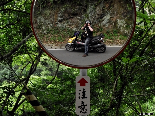 2012.4.23.馳騁山林不用遠,烏來福山好風景~