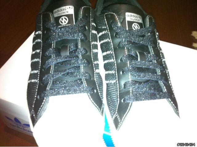 adidas黑呼吸