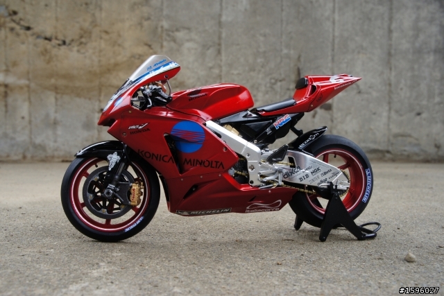重型機車模型組裝完成啦!!KONICA MINOLTA Honda RC211V'06 1/12( 更新6回)