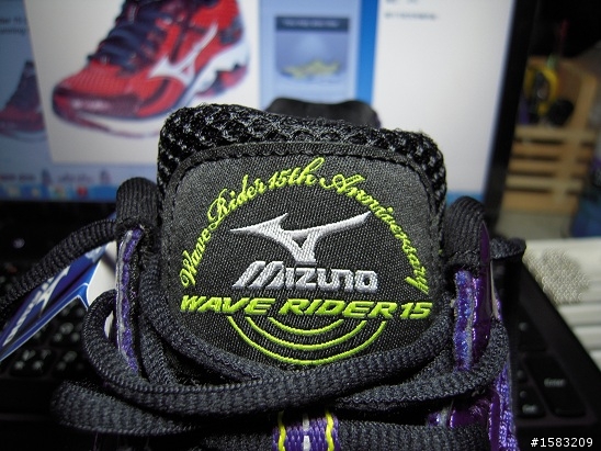 我的第一雙Mizuno - Wave Rider 15 奧運限量版