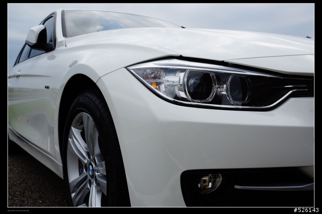極致 BMW F30