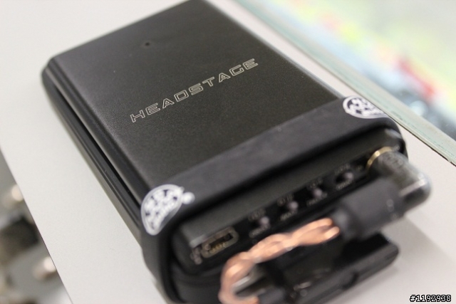 [開箱] 薄薄一片幾乎忘了它的存在Arrow 4G 隨身耳擴