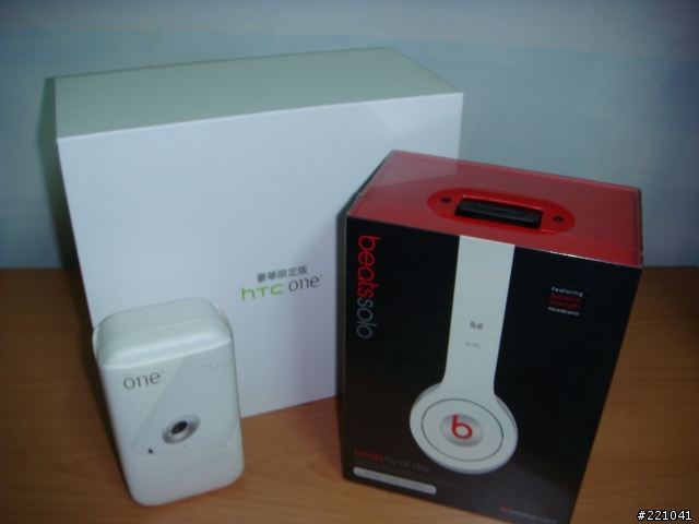 【開箱文】HTC ONE X (白)~中華續約