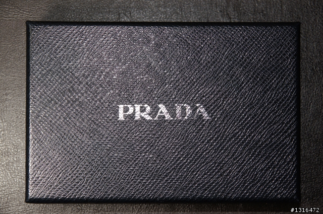 (開箱)iPhone 美麗的組合 PRADA 手機套 VS LV手機套