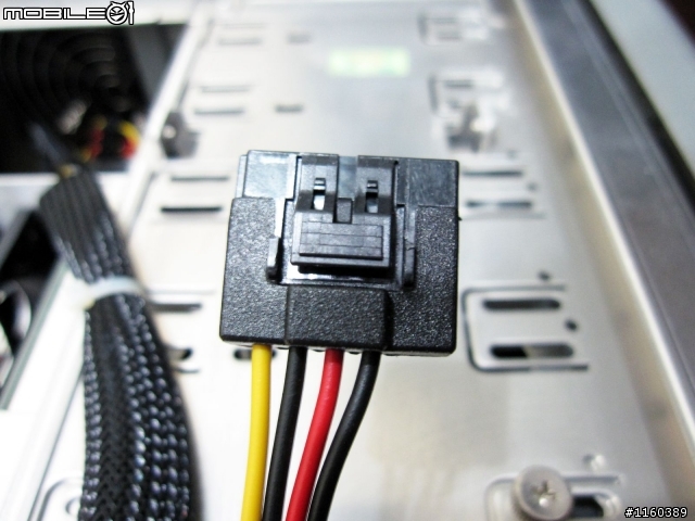 [遲來的開箱]補充SATA3線 + 創見-PDC3 (USB3.0+SATA-III擴充卡) + Intel SSD 520 120GB