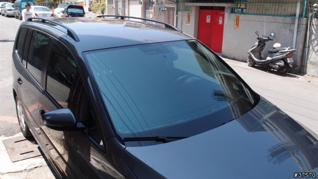 等待九個月的開箱文 VW 2012 Touran 1.6 TDI