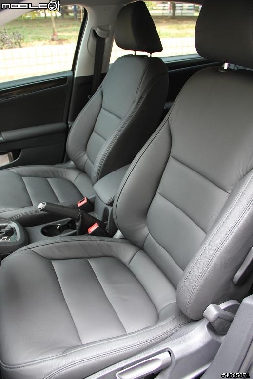 久等了!2012 New Jetta 1.4 TSI 不專業開箱文(白天版)