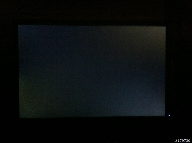 DELL  U2412M這樣算漏光嚴重嗎?