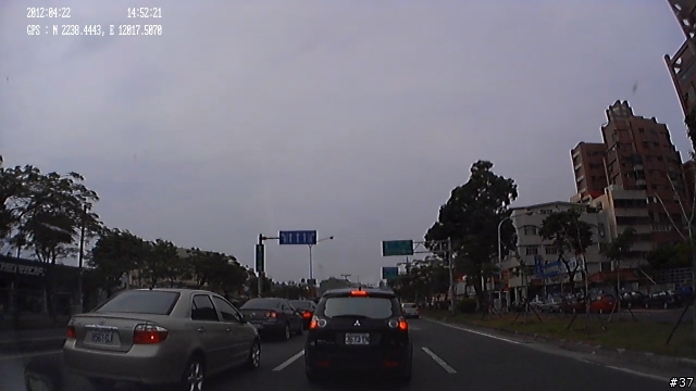 Full HD 行車紀錄器--PaPaGo P3試用分享(同場加映天行者X9車拼)