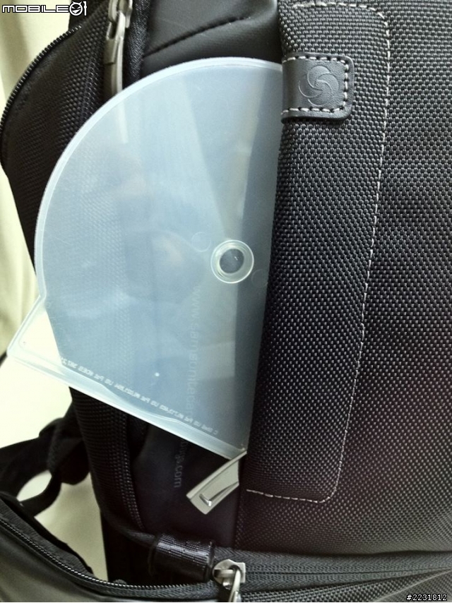 [敗文] 包包不只拿來背還拿來"玩"...Samsonite的Backpack 100相機背包