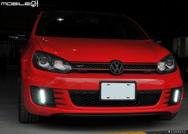 GOLF 6 GTI安裝專用型日行燈 (圖)