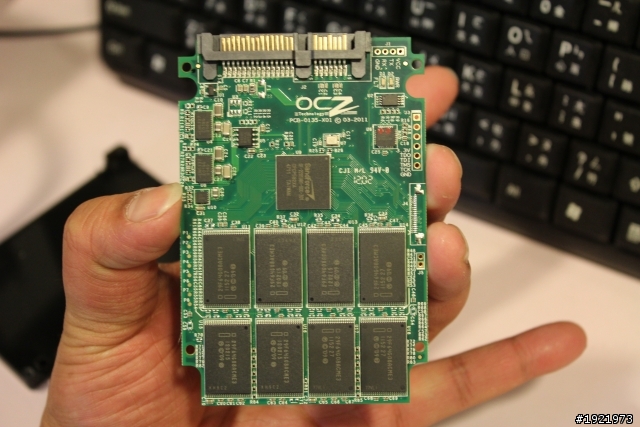 怎麼最近很多人在說OCZ VERTEX3 SSD...