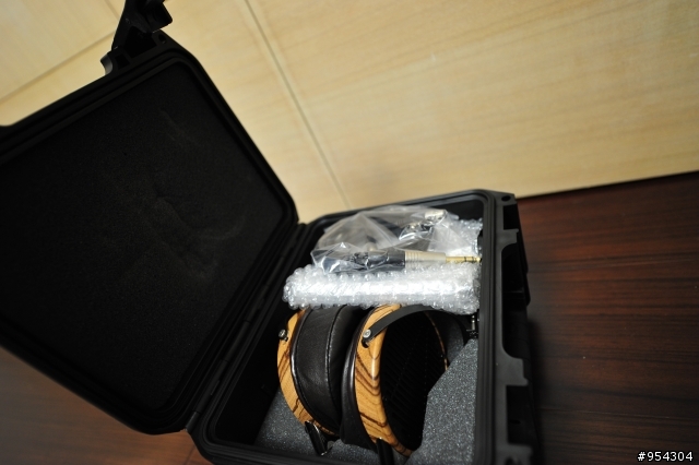 Reference 8 Salty Pepper for Audez'e LCD-3