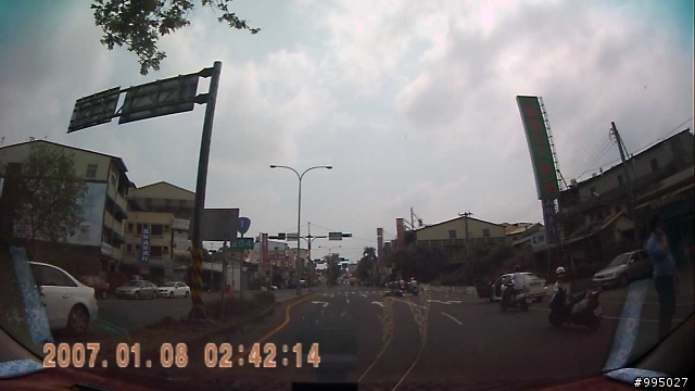 又是一個開車門不注意後方來車