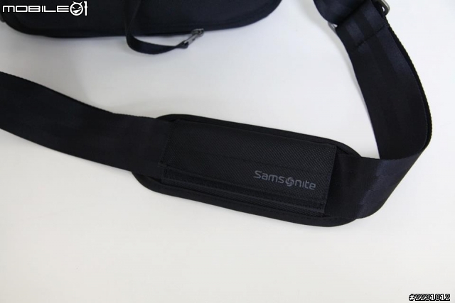 [開箱]  快取快拍 下雨免驚的好包! Samsonite相機斜揹袋