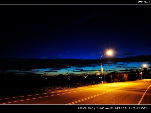 NIKON老兵D90 + KIT + 美到不像話的天空~